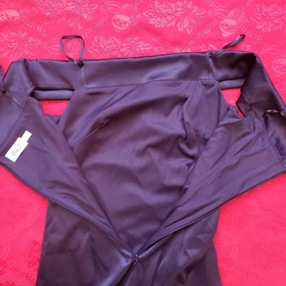 Eliza J Off The Shoulder Side Pleated Sheath Dress - Picture 5 of 7